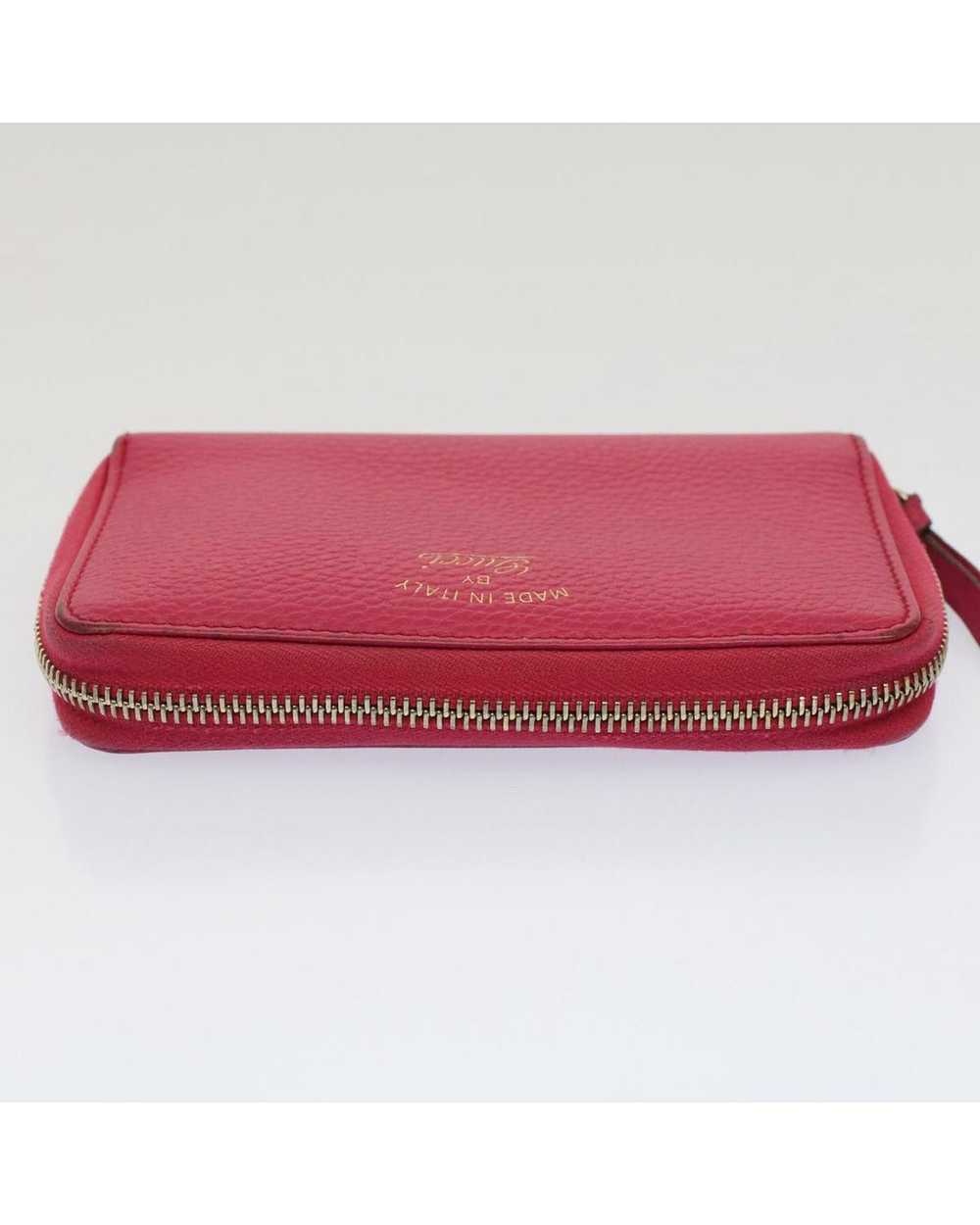 Gucci Leather Swing Wallet in Pink - image 5