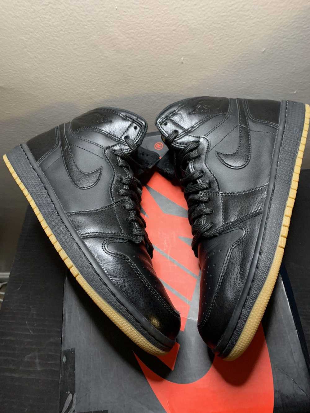 Jordan Brand × Nike Jordan 1 black gum - image 4