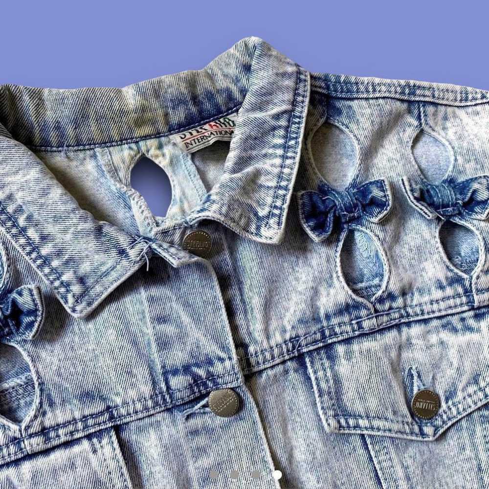 80s Denim Jacket Jean Cropped Acid Wash Bow Cut O… - image 4
