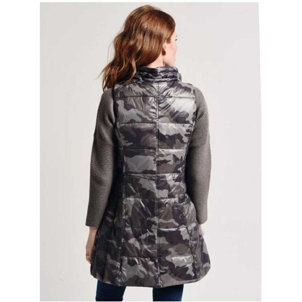 Anorak Long Down Packable Vest in Camo Size Small - image 3
