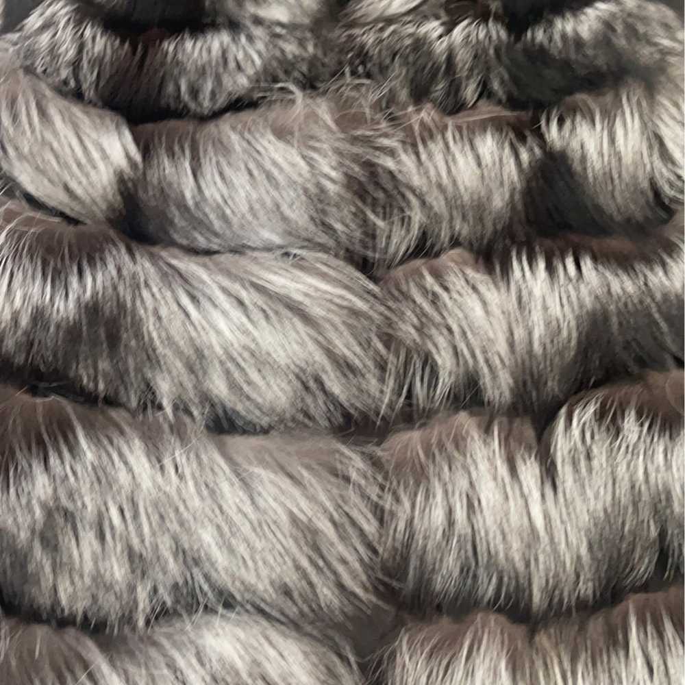 Silver fox real Fur vest size S - image 2