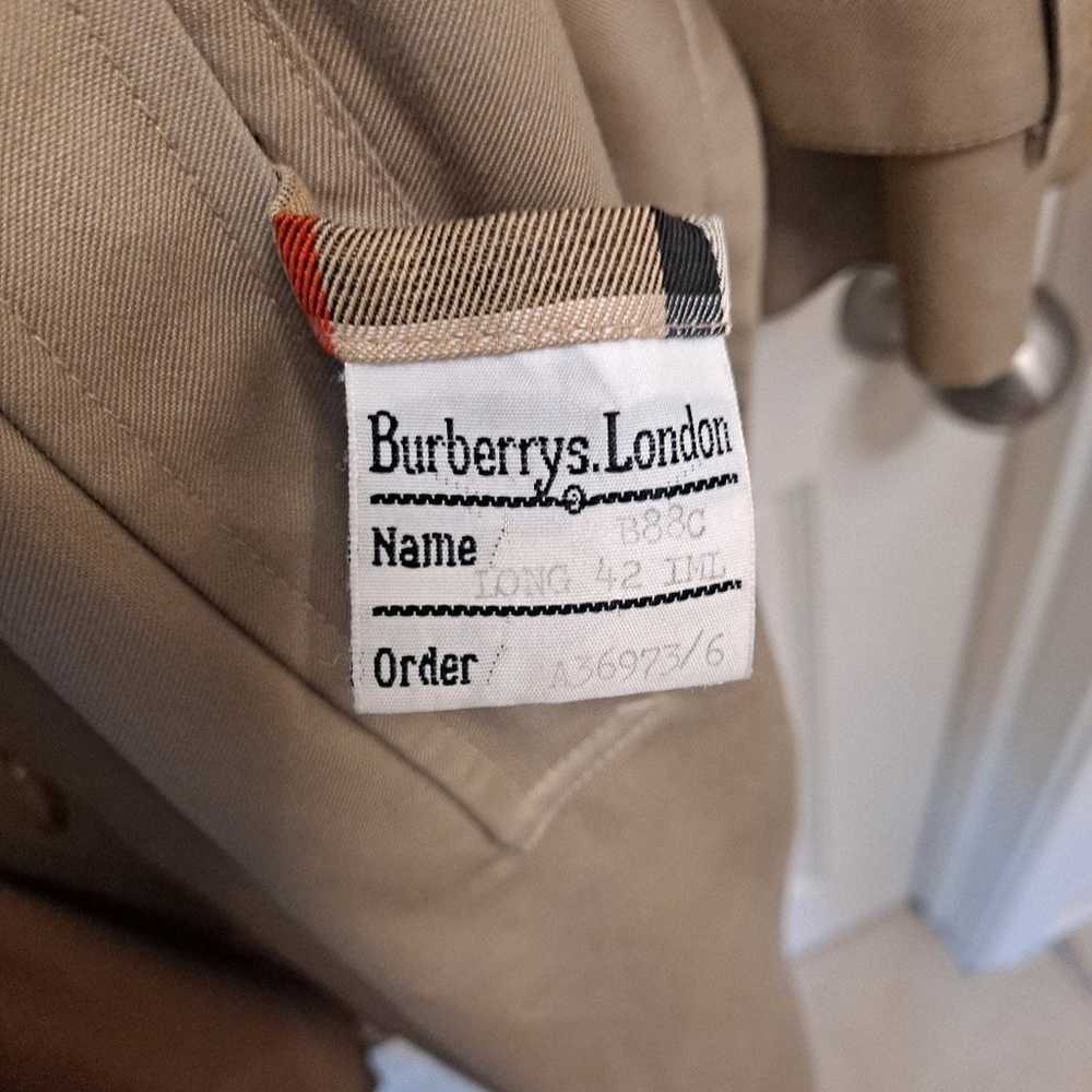 VINTAGE BURBERRY TRENCH COAT - image 9
