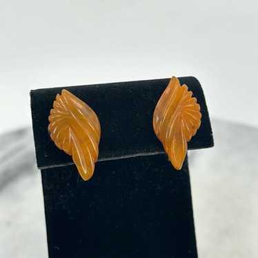 Vintage yellow bakelite screw back earrings - image 1