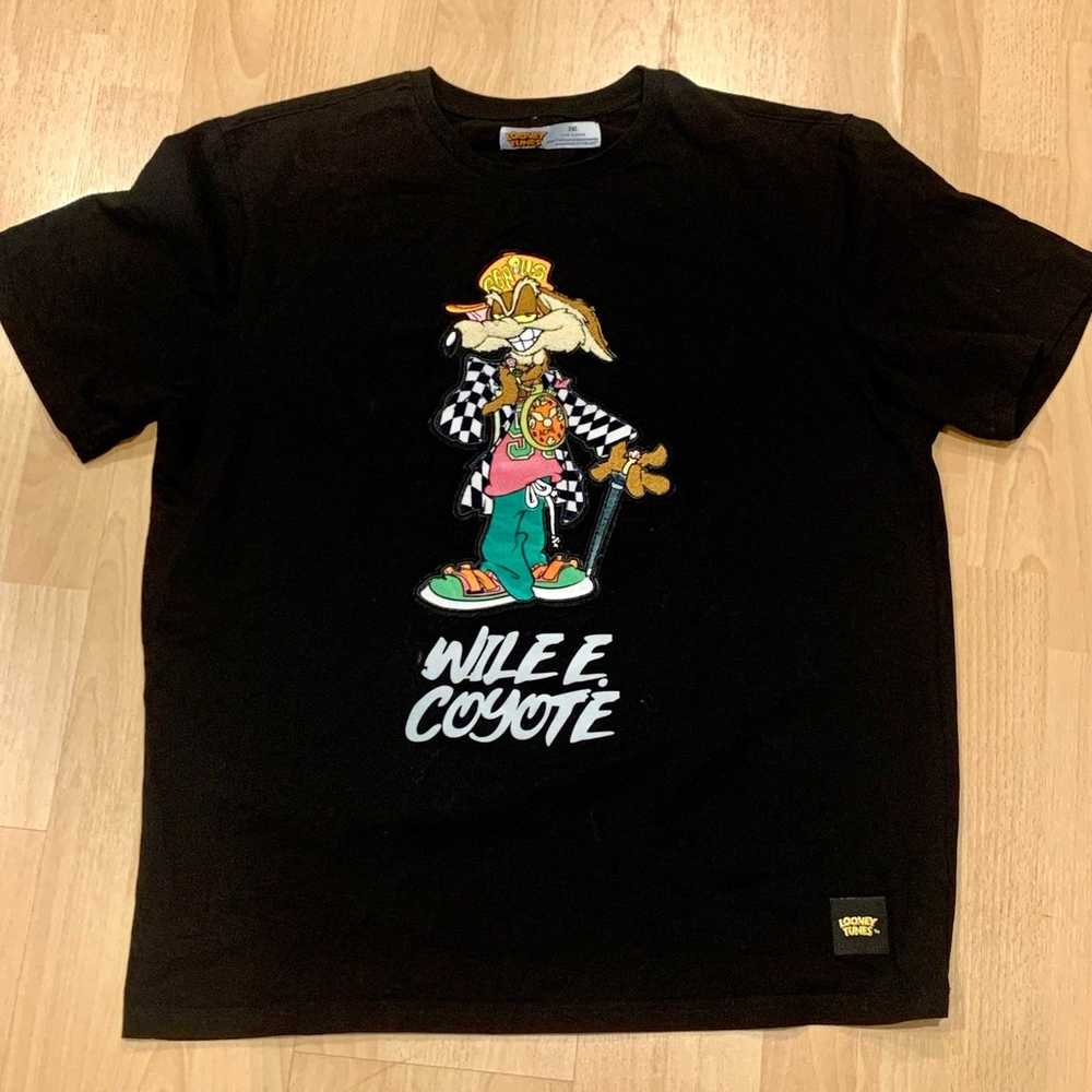 NWOT Rare Looney Tunes Wile E Coyote Black T-Shir… - image 1