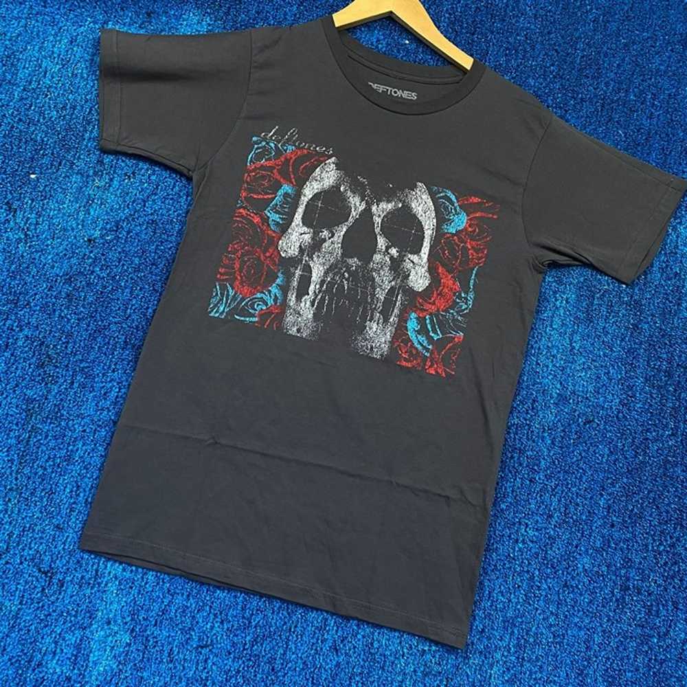 Deftones Rock T-shirt Size Medium - image 3