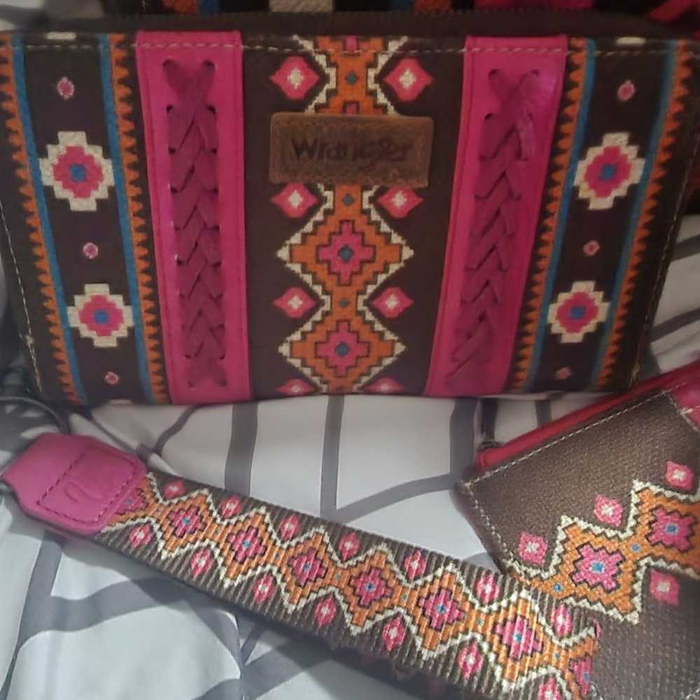 Wrangler Hot Pink Aztec tote/purse/wallet/credit … - image 6