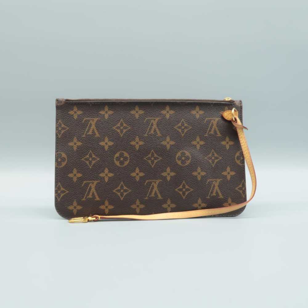 Louis Vuitton Neverfull leather clutch bag - image 3