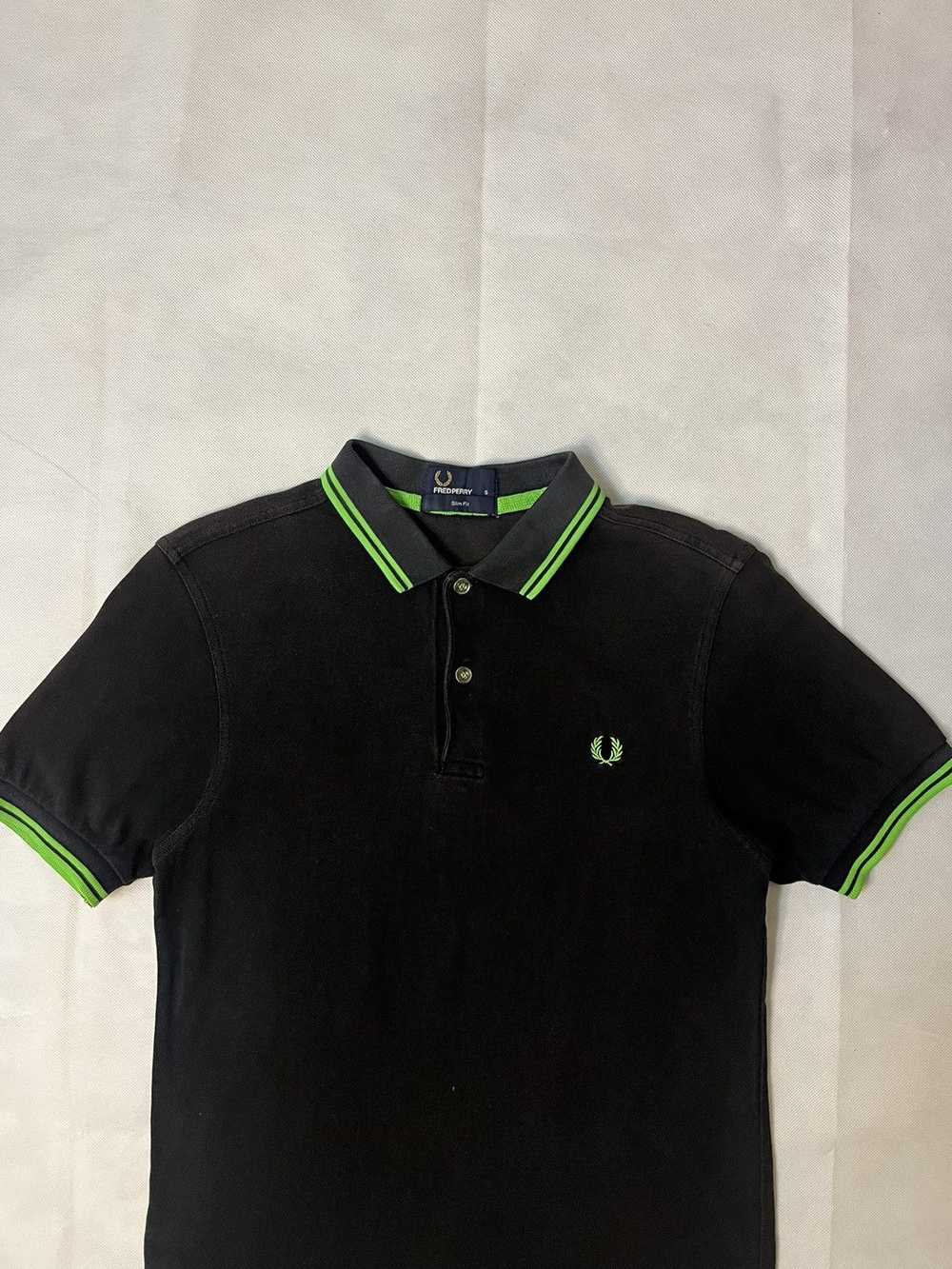 Fred Perry × Luxury Fred Perry Neon Twin Tipped S… - image 4