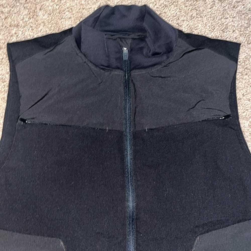 Figs Morven Insulated Quilted Vest Black Medium - image 3