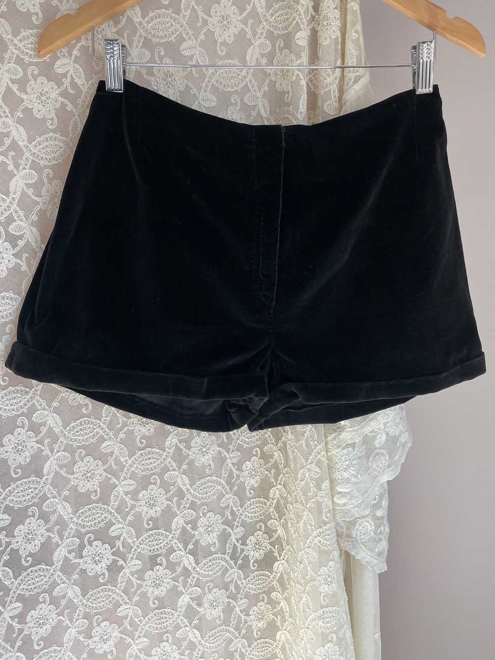 1970s Black Velvet Shorts Pocket - image 10