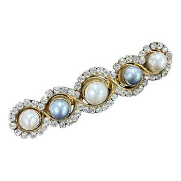 Chanel Baroque pearl pin & brooche