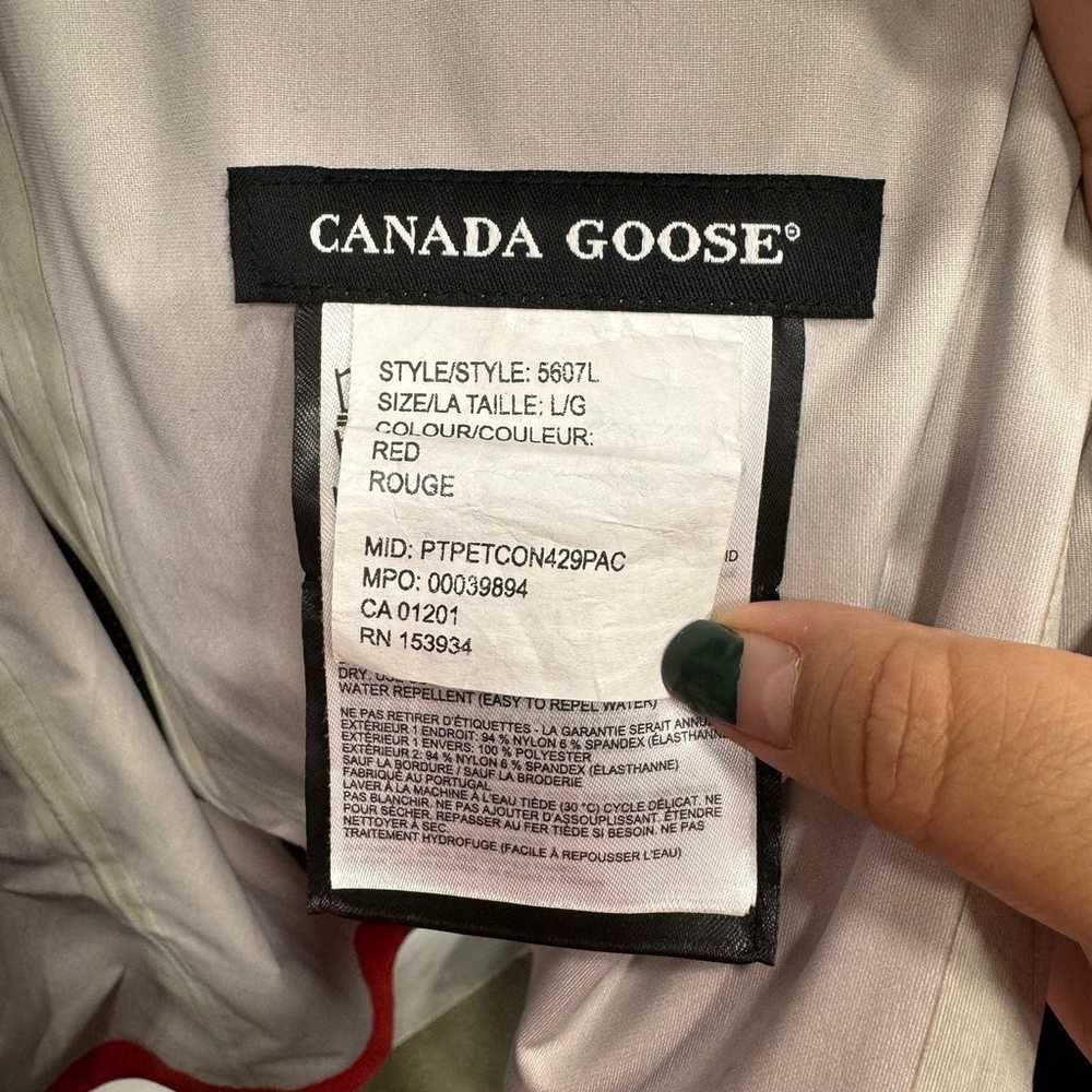 Canada Goose Women’s Red Raincoat Large - image 8