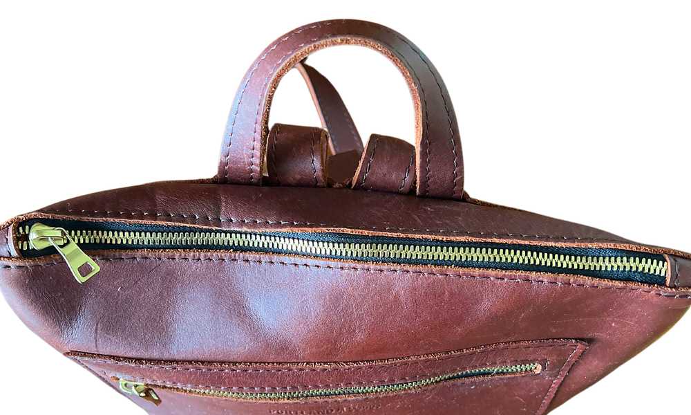 Portland Leather 'Almost Perfect' Tote Backpack - image 5