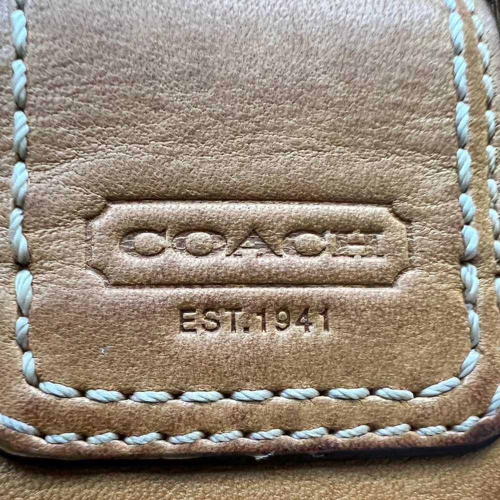 VINTAGE: Coach | ladies classic leather wristlet. - image 5