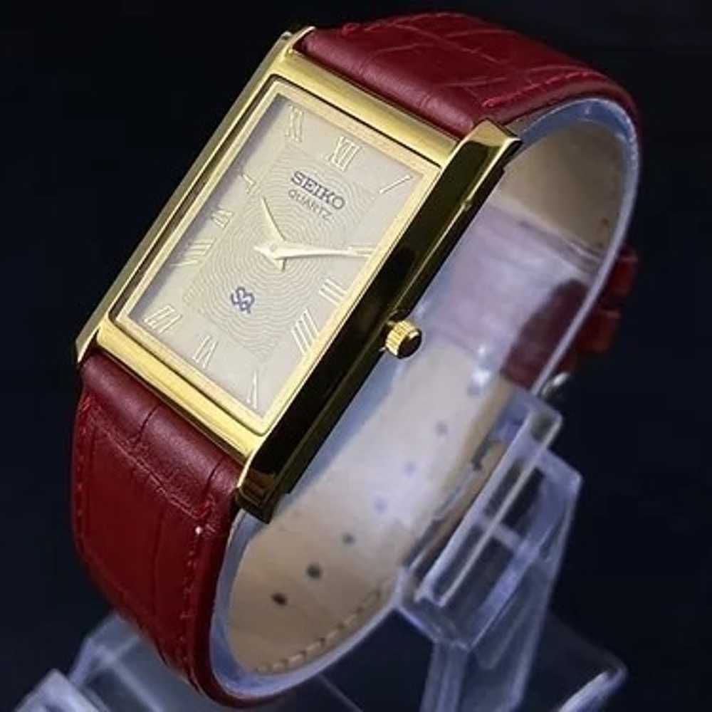 Vintage Style Seiko Quartz Mens Gold  Watch & Red… - image 4