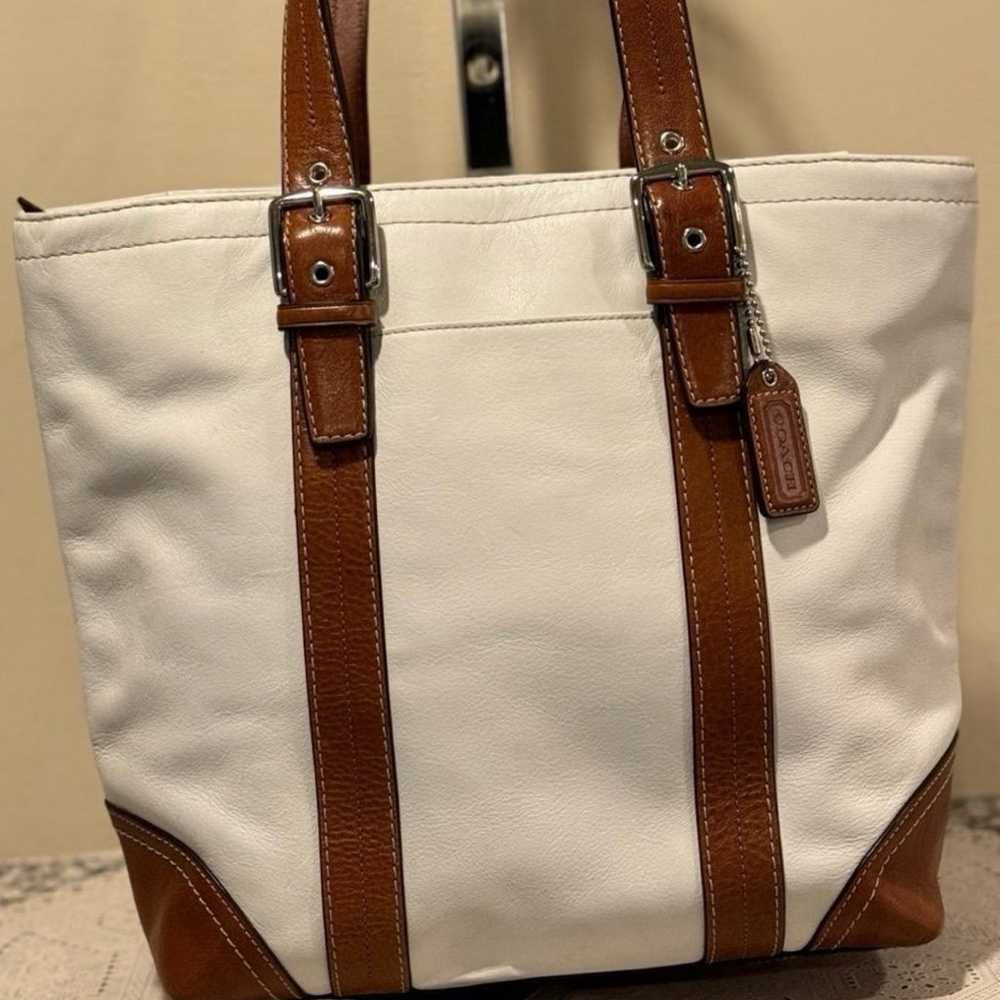 Pre-Loved Coach All Leather Bucket Bag F11201 - image 1