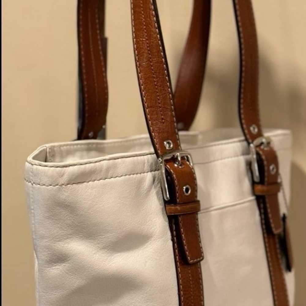 Pre-Loved Coach All Leather Bucket Bag F11201 - image 4