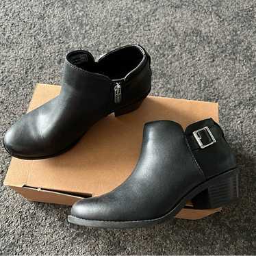 vionic millie leather ankle boots
