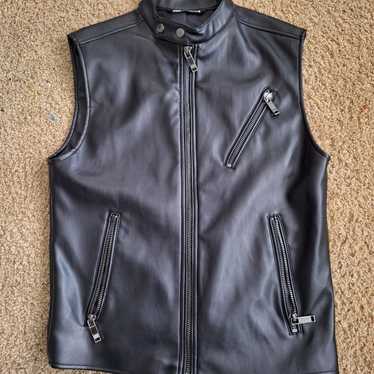 Sleeveless leather jacket Gem