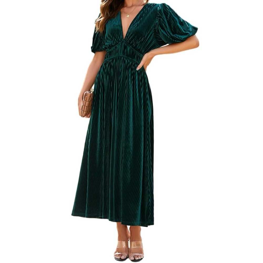 NWOT Emerald Green Velvet Dress - image 1