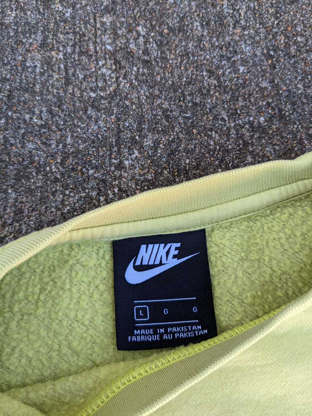 Nike × Streetwear Nike Big Embroidered Logo Sweat… - image 4