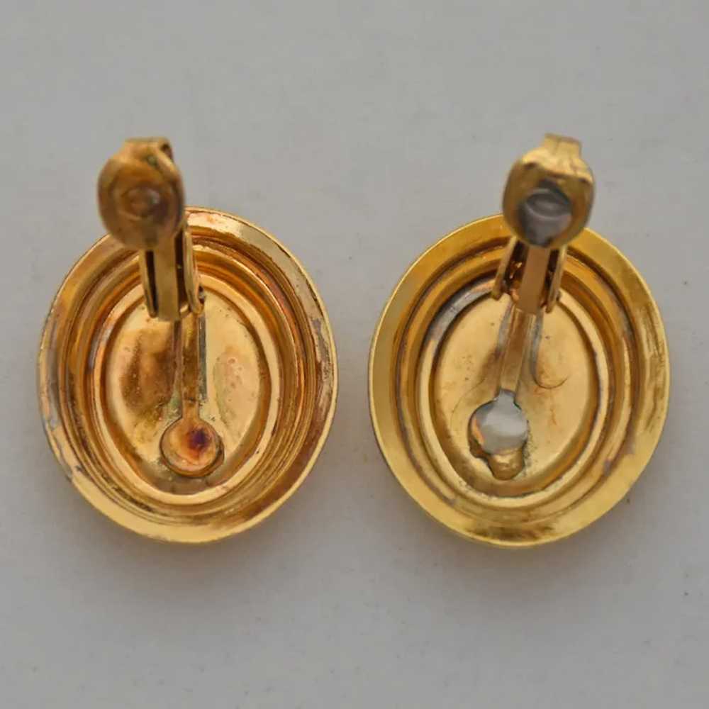 Vintage Clip Earrings Gold Plate Faux Mabe Pearl … - image 5