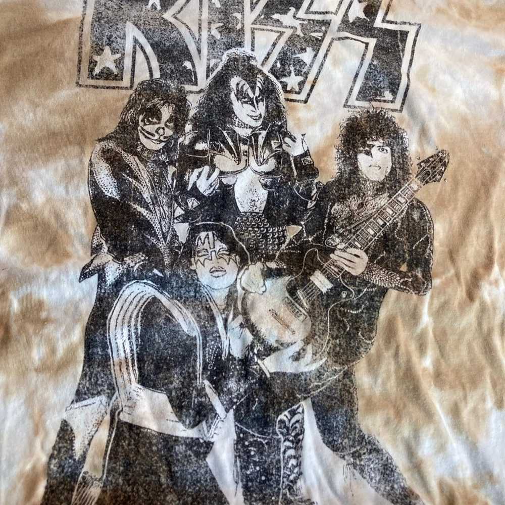 KISS Classic Hard Rock Band Vintage Style Cream T… - image 2