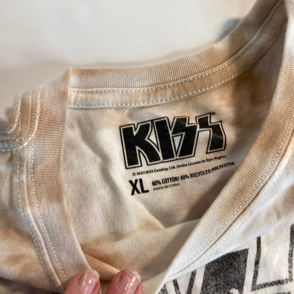 KISS Classic Hard Rock Band Vintage Style Cream T… - image 3