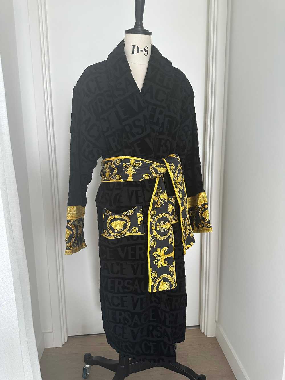 Product Details Versace Black Baroque Bathrobe - image 2