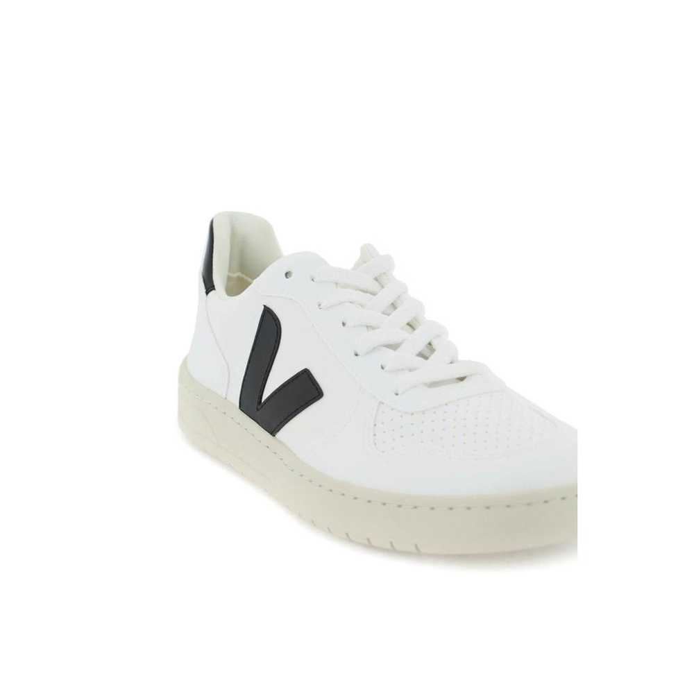 Veja Leather low trainers - image 4