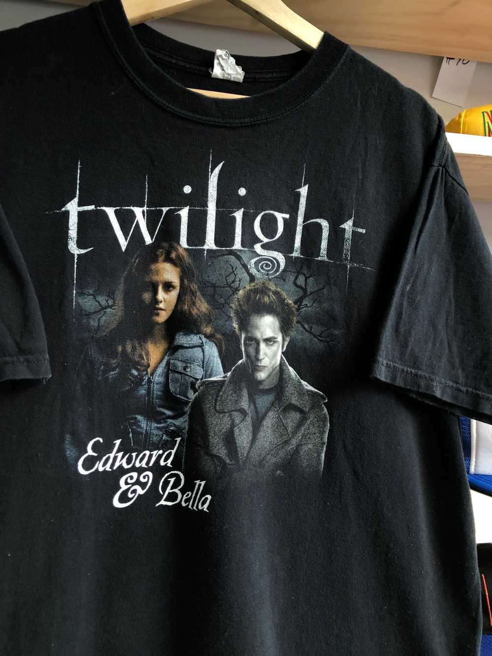 2000s Twilight Movie Bella & Edward Tee Size L/XL - image 2