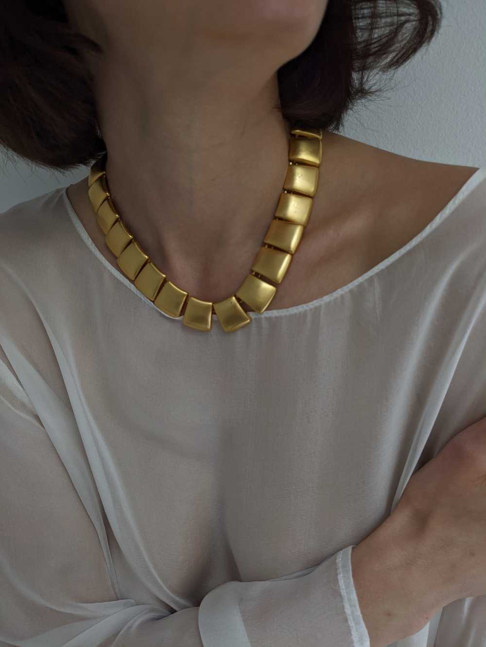 Vintage Matte Gold Necklace & Earring Set - image 3