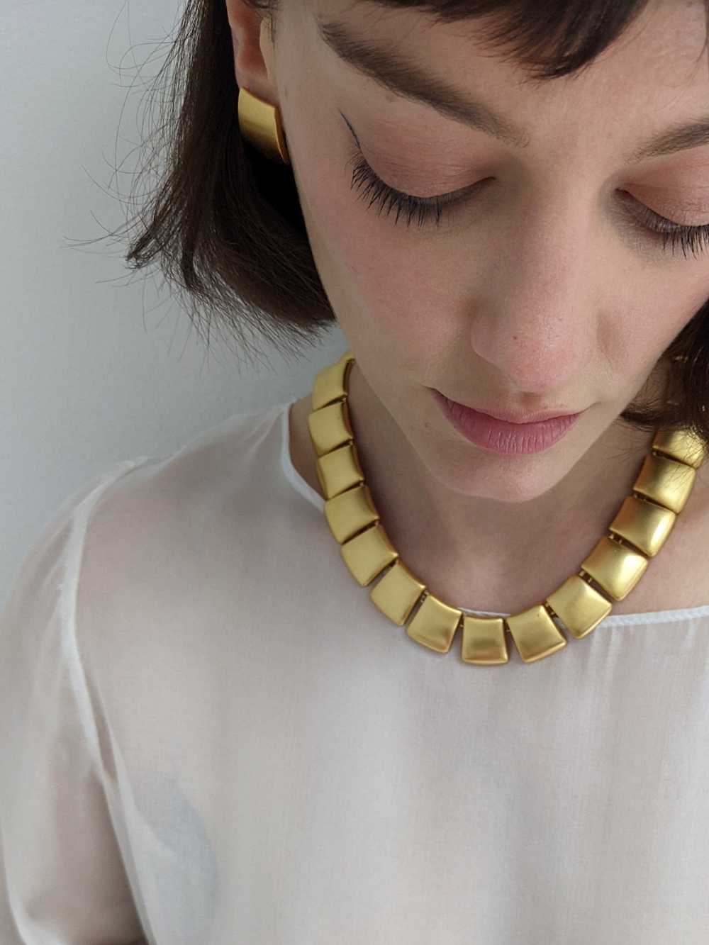 Vintage Matte Gold Necklace & Earring Set - image 5