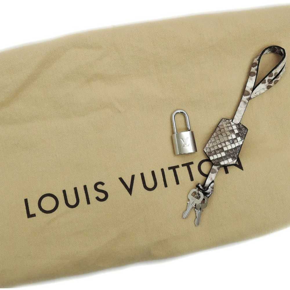 Louis Vuitton Soft Lockit leather handbag - image 8