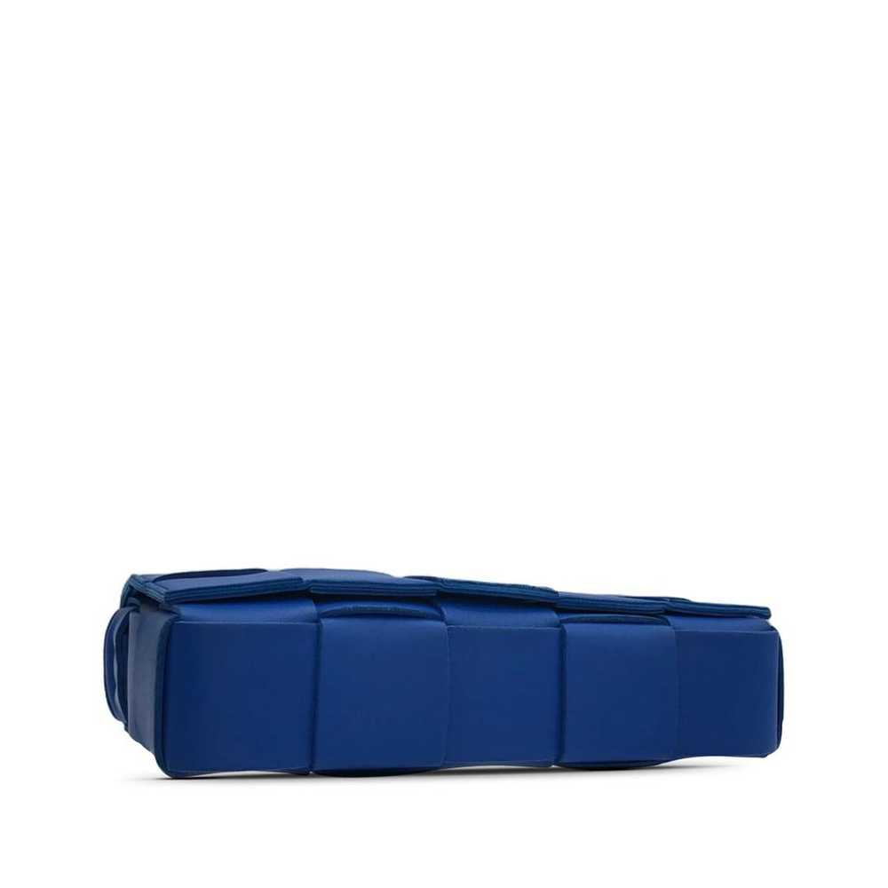 Bottega Veneta Cassette leather crossbody bag - image 4