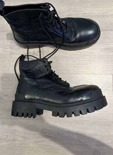 Balenciaga Balenciaga strike boots arena leather