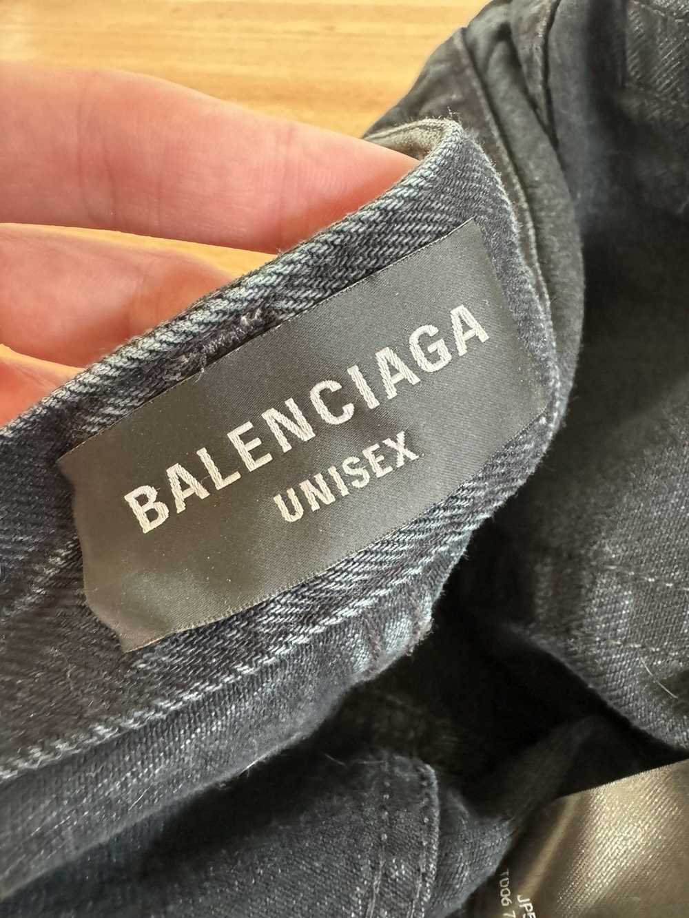 Balenciaga Balenciaga distressed baggy jeans - image 5