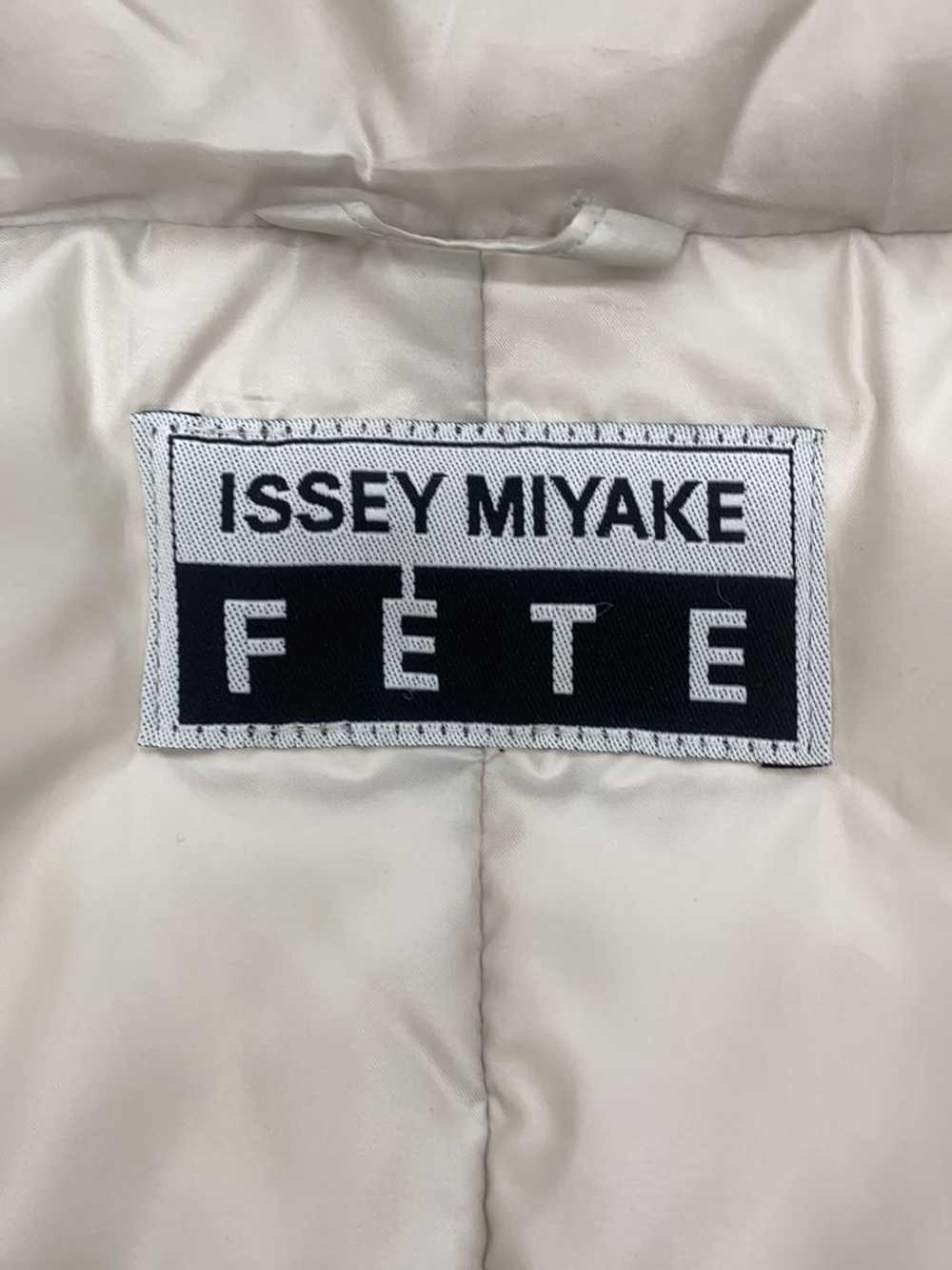 Used Issey Miyake Fete Down Coat/Coat/1/Nylon/Wht… - image 3