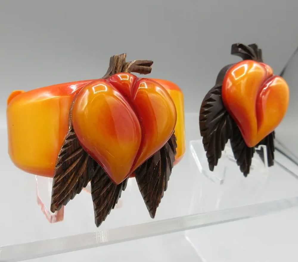 Fabulous Bakelite and Wood Figural  Peach Clamper… - image 2