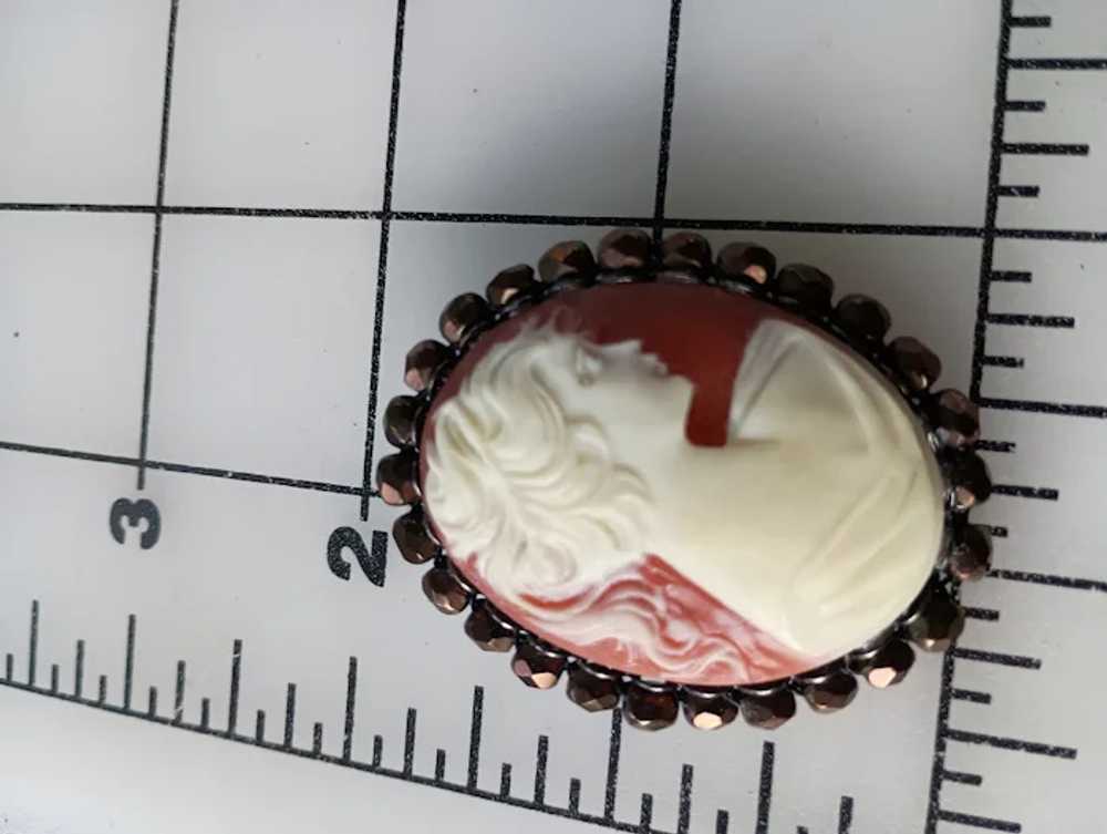 Vintage 1940s to 50s Cameo Brooch - image 4
