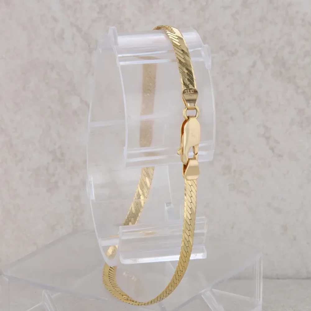 14k Yellow Gold Herringbone Bracelet 3.86g - image 2