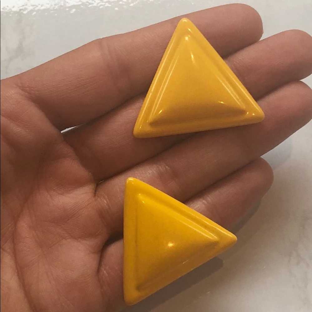 1980s Vintage Yellow Triangle Stud Earrings Chunk… - image 2