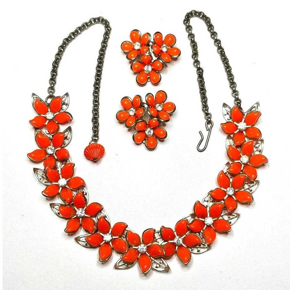 VINTAGE Necklace Earrings Set Coral Thermoset Luc… - image 2