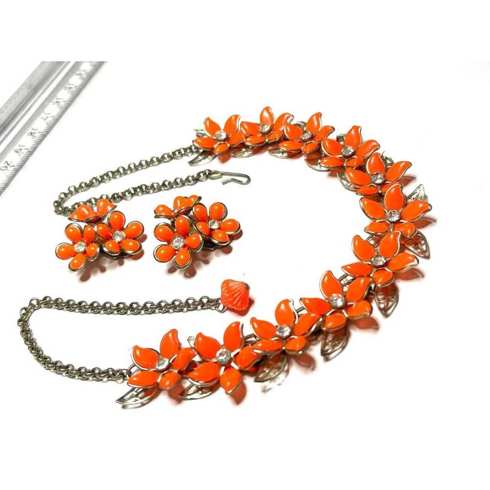 VINTAGE Necklace Earrings Set Coral Thermoset Luc… - image 4