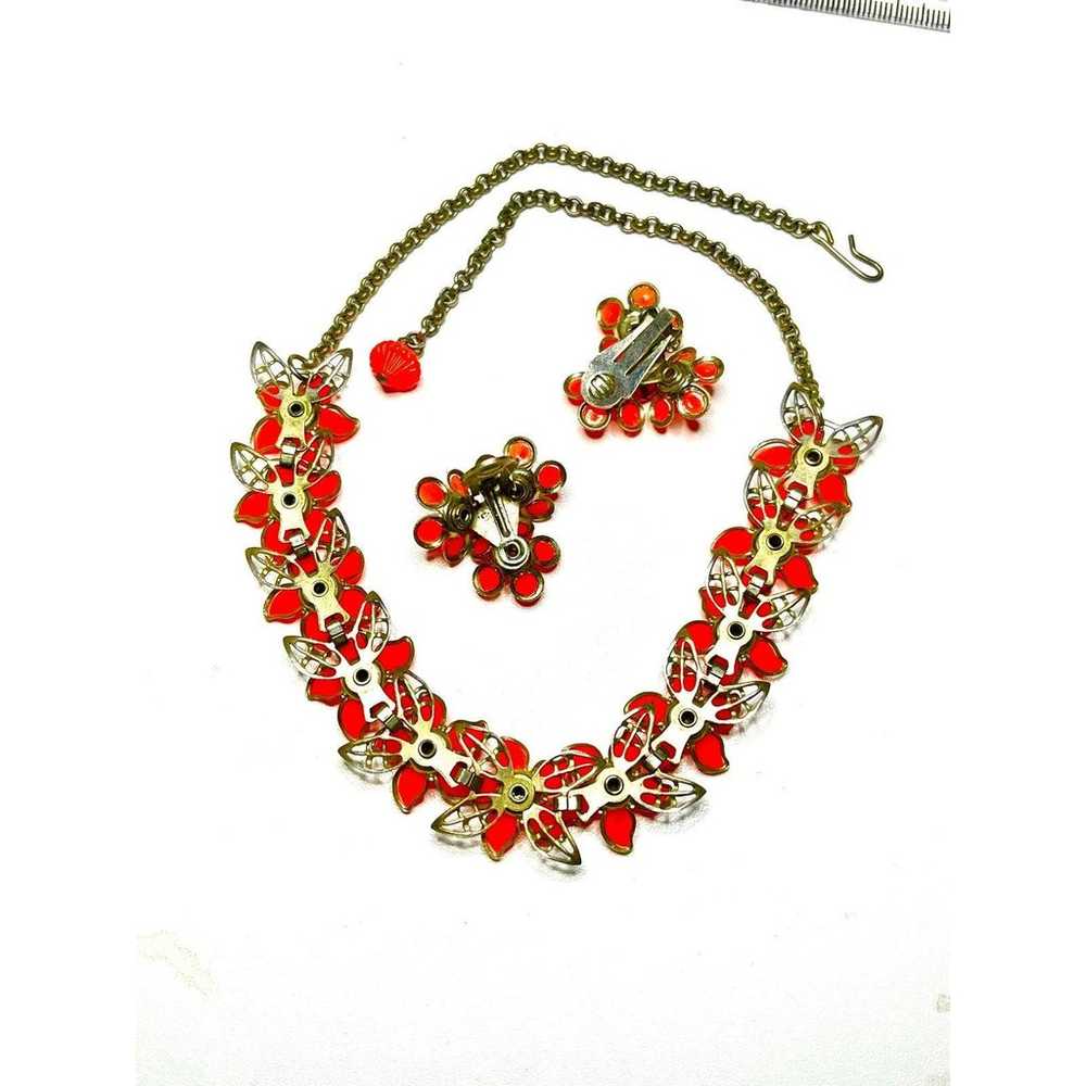 VINTAGE Necklace Earrings Set Coral Thermoset Luc… - image 5