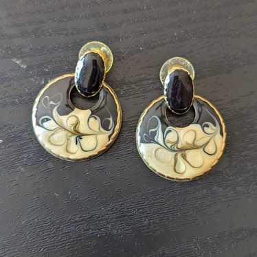 Vintage Earrings gold black white
