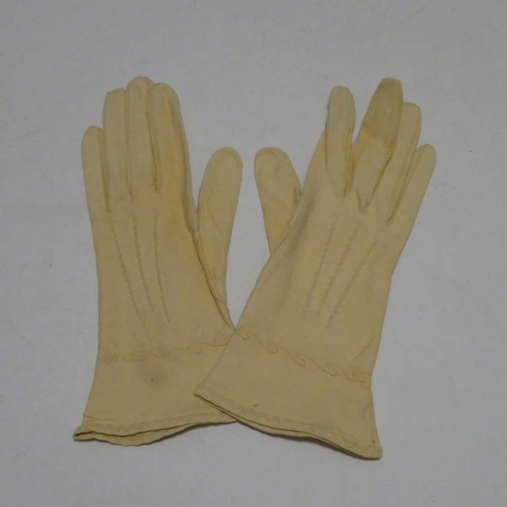 Vintage Dents English Leather Doeskin Gloves Size… - image 11