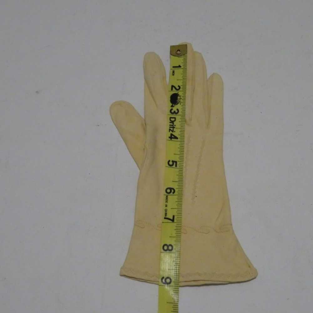 Vintage Dents English Leather Doeskin Gloves Size… - image 3