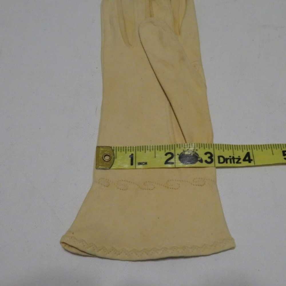 Vintage Dents English Leather Doeskin Gloves Size… - image 5