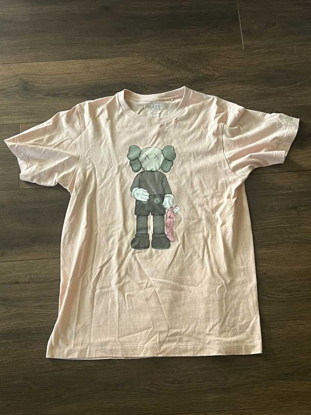 Kaws × Uniqlo KAWS x Uniqlo T shirt - image 1